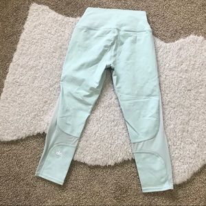 ALO Yoga Light Blue Capris